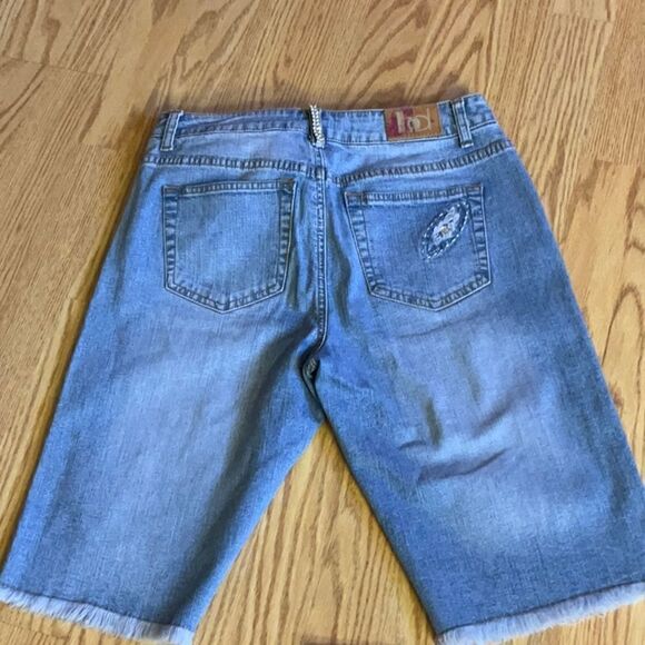 BEAU DAWSON size 6 denim capris with crystal embellishments - Picture 6 of 9